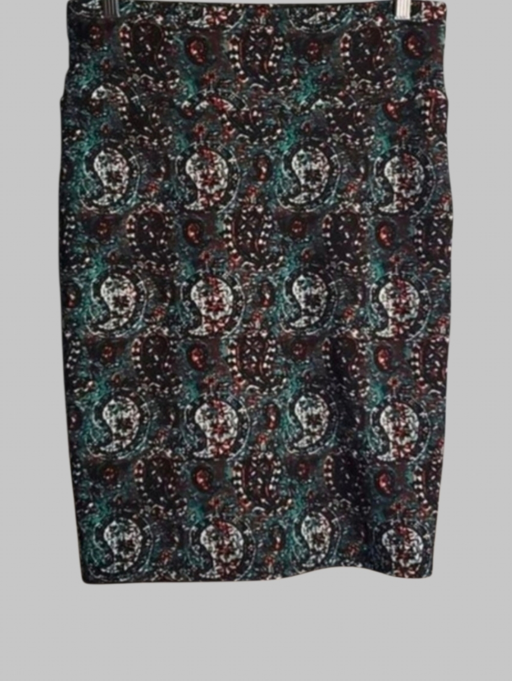 Lularoe skirt Women's M stretch paisley black green red festive Lightweight Cozy